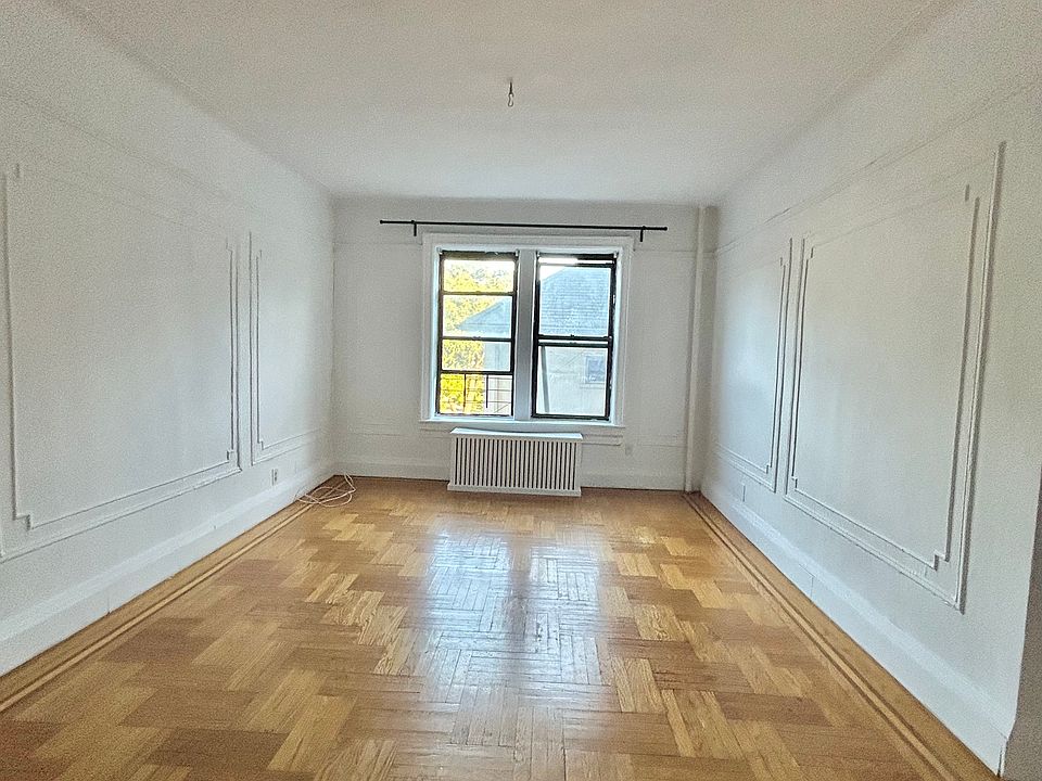 Building Photo 4