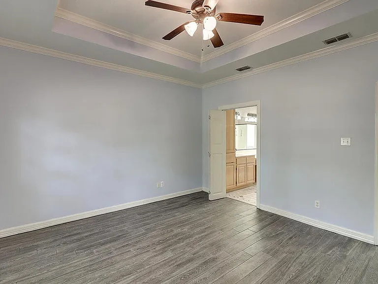 7810 Duchess St — Photo 21