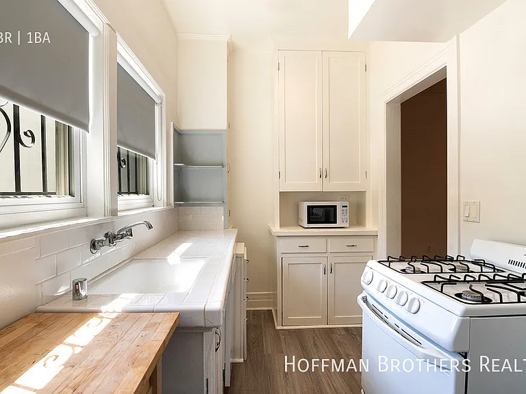 254 S Vendome St #6 — Photo 11