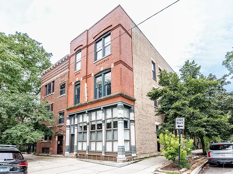 1037 W Dickens Ave — Photo 19