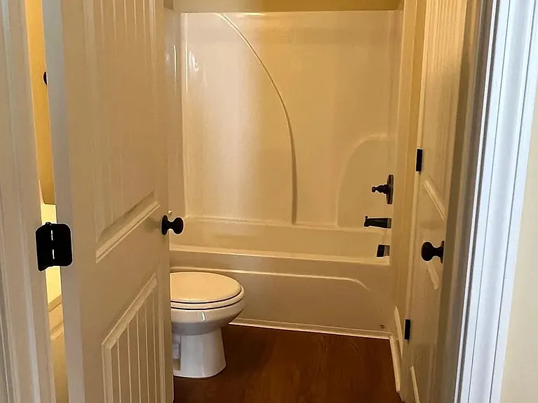 3 Bedroom/3 Bathroom Townhome Minutes from the Medical District — Photo 10