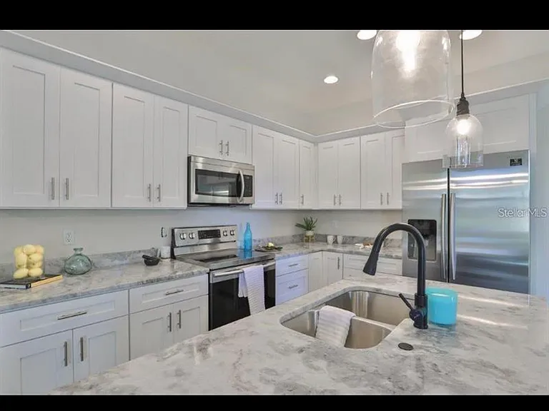 204 N Manhattan Ave #2 — Photo 5