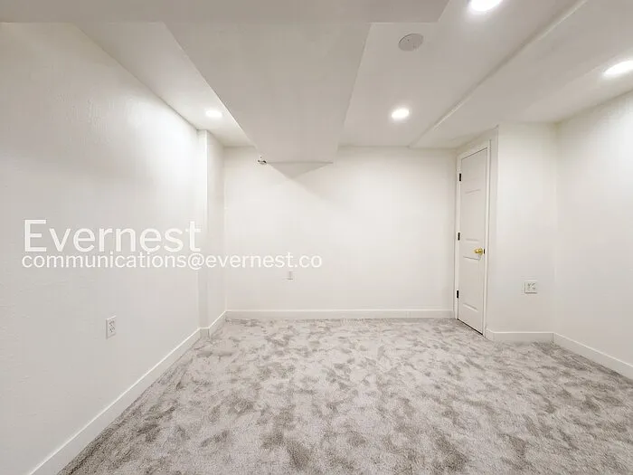 2701 E Nichols Cir — Photo 14
