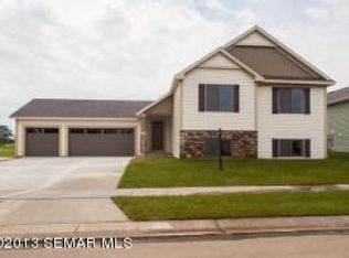 5590 Harvest Lake Dr NW, Rochester, MN 55901