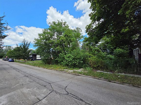 5th image of 2534 Beals St