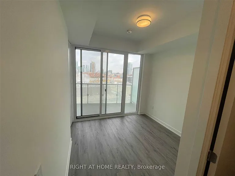 15 Queens Quay E #1307 — Photo 4