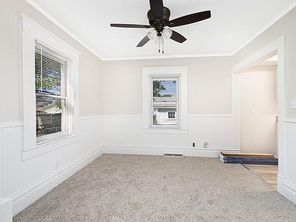 5th image of 128 N Elmwood Ave