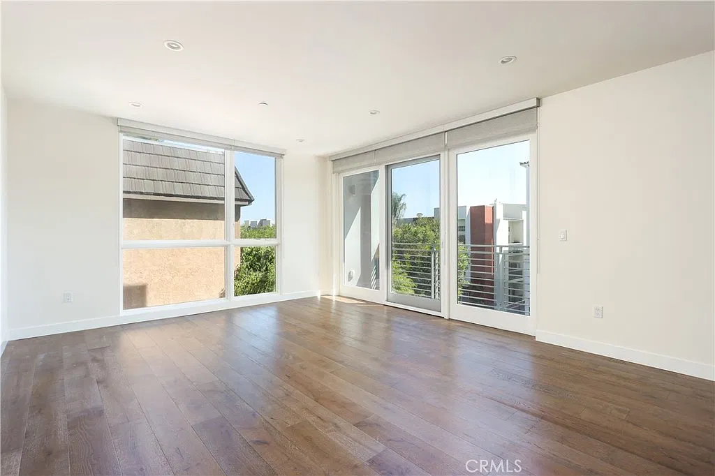 3 bed, 1709 sqft, $7,795 — Photo 2