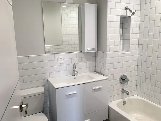 Rented by 18 REALTY | media 62