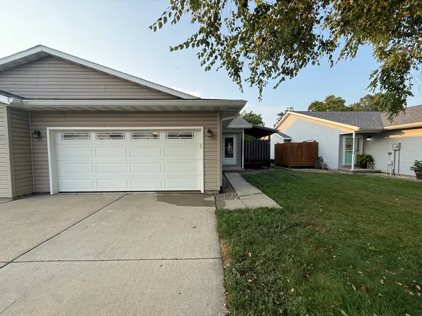 153 Wintergreen Dr, Chatham, IL 62629