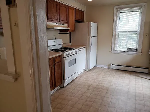 2 bed, 600 sqft, $1,650 — Photo 3