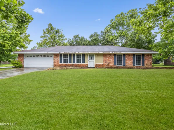 2305 Robert Dr, Gulfport, MS 39503