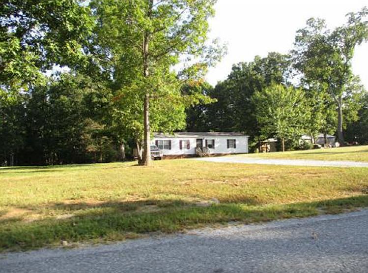 2nd image of 699 Hawkins Rd