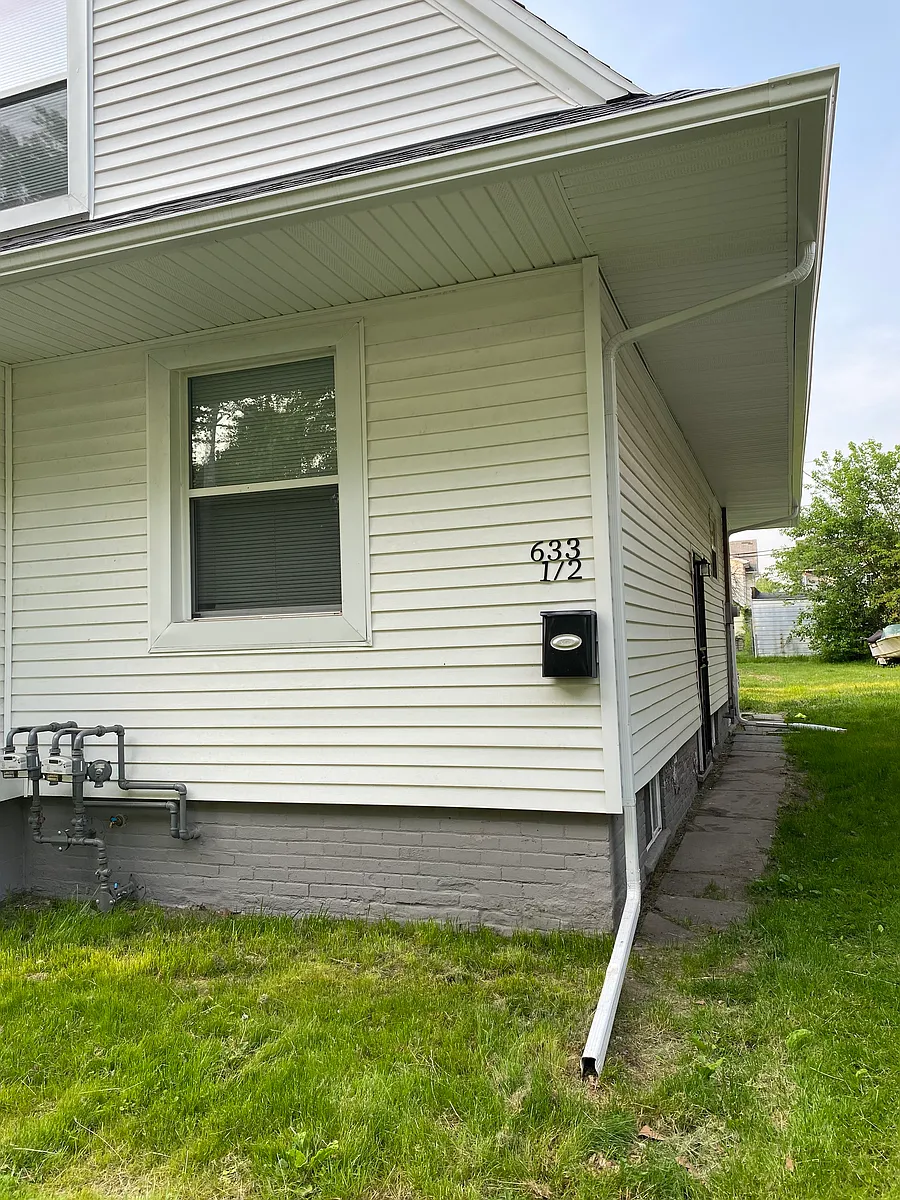 Building Photo - 633 Fernwood Ave #2