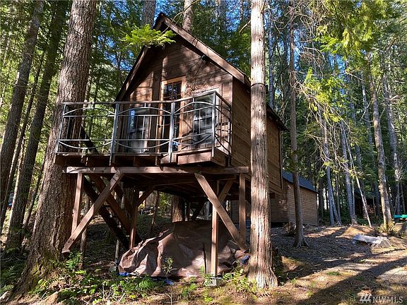 The tree house is a must see!