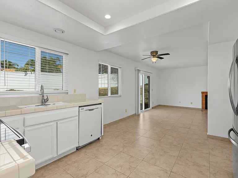 683 Wolf Point Ct — Photo 12