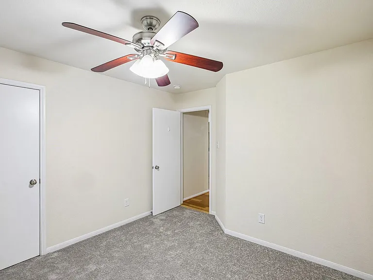21127 Fox Orchard Ct — Photo 28