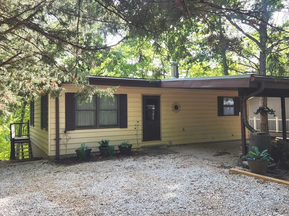 1090 Hickory Ln, Varna, IL 61375