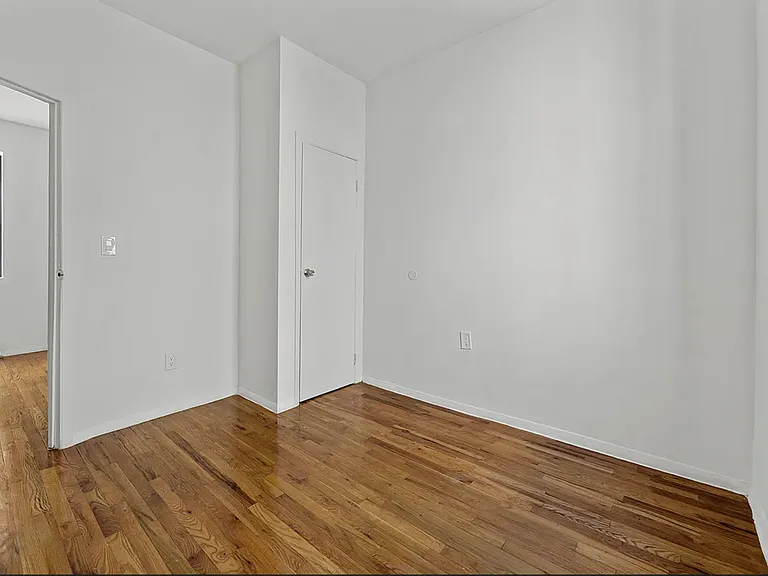 248 W 64th St #1A — Photo 3