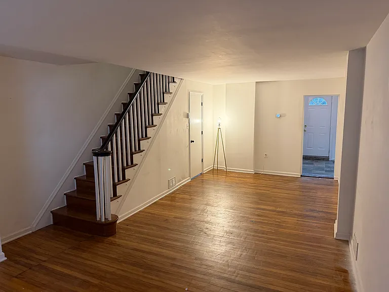 2143 E Sergeant St — Photo 2