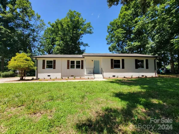 406 White Oaks Dr, Salisbury, NC 28147