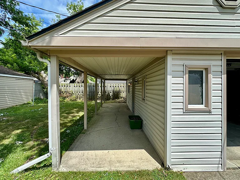1164 Eaton Rd — Photo 32
