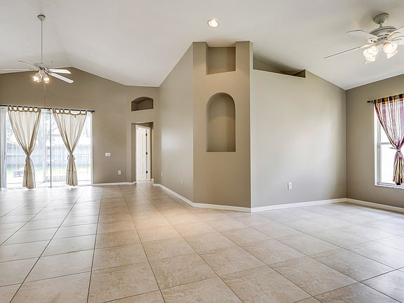 3rd image of 9012 Egret Cove Cir