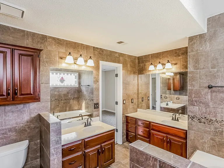 4365 Barrymor Dr — Photo 11