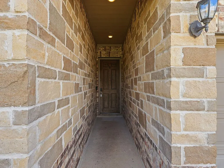 1140 Clonmore Ct — Photo 5