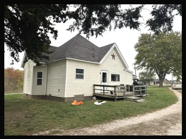 301 Short St, Bevier, MO 63532