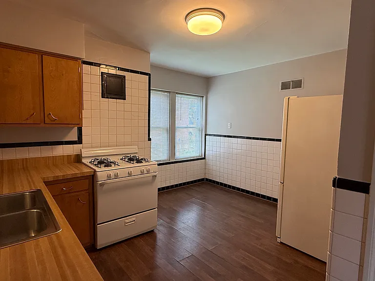 5208 Weber Rd — Photo 8