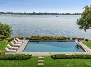 2328 Huntington Point Rd W, Wayzata, MN 55391