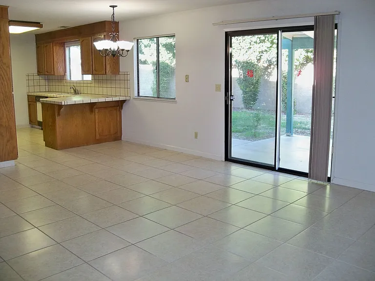 2124 Sunny Oak Ct — Photo 5