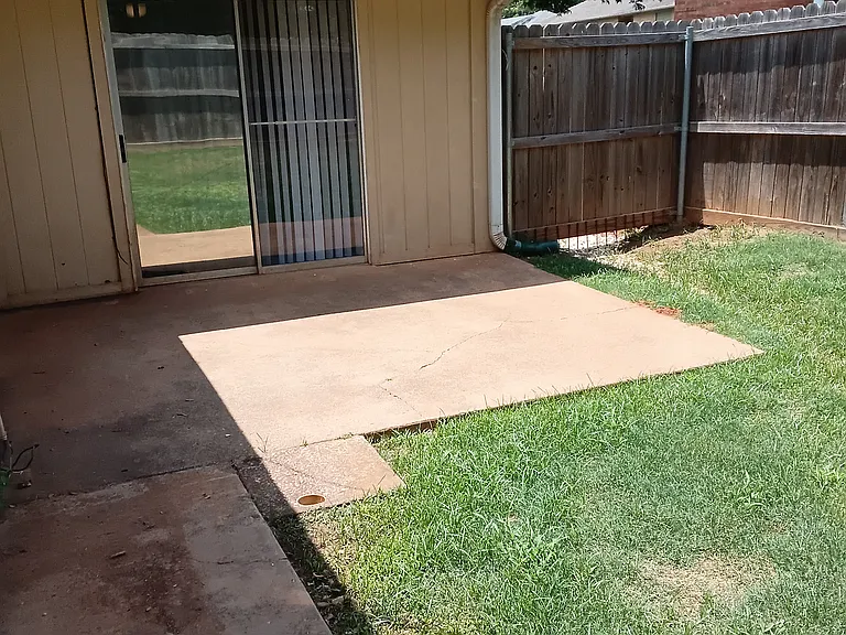 317 Hampton Ct #317 — Photo 13