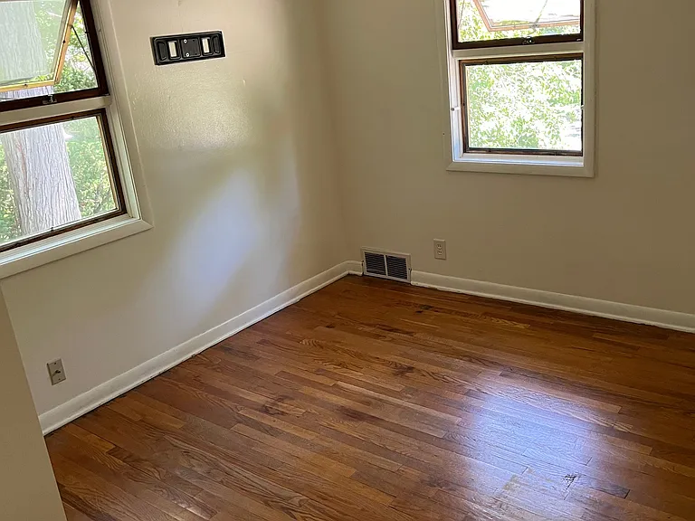 Upstairs bedroom 1