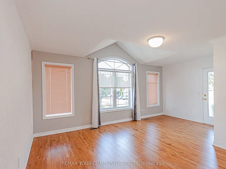 117 Littleside St — Photo 4