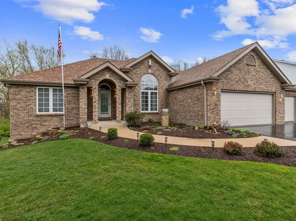 714 Meadow Crossing Trl, Roscoe, IL 61073