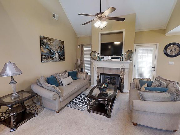 2nd image of 2950 Geoffrey Dr
