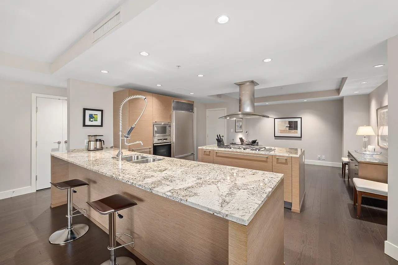 2 bed, 1554 sqft, $9,800 — Photo 1
