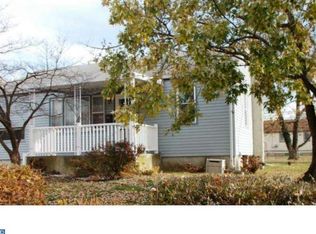 1 Patrician St, Levittown, PA 19057