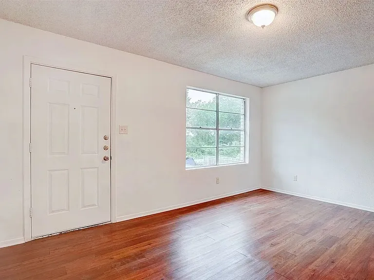 714 Martindale Rd — Photo 4