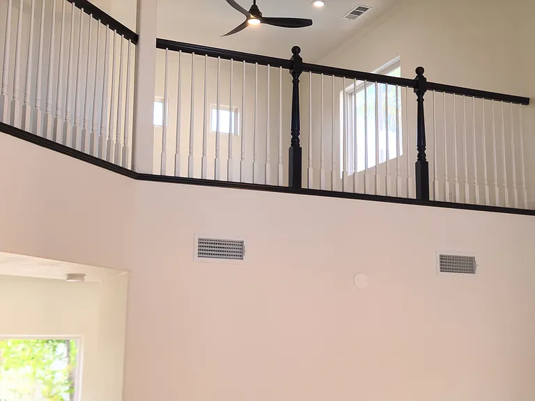 2246 Levante St — Photo 9