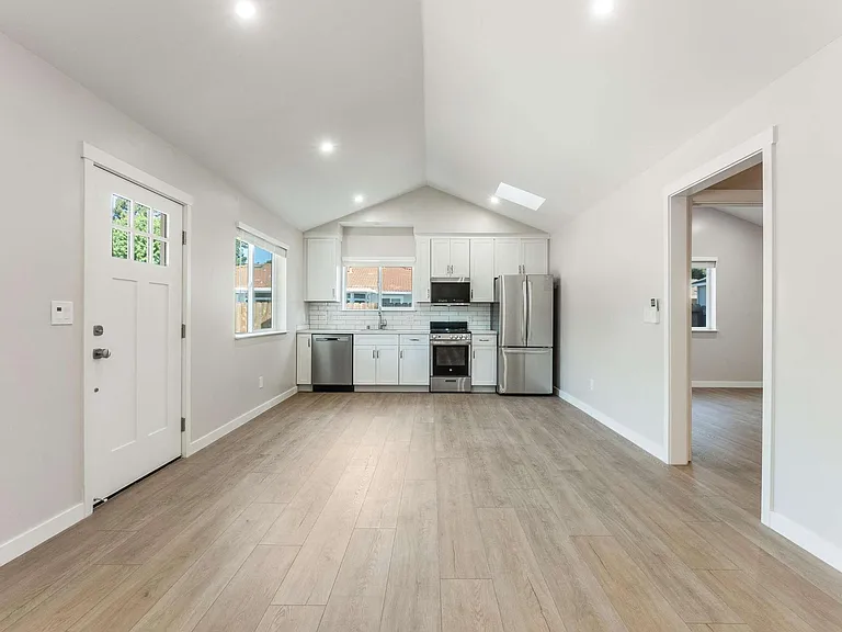 1045 Allegheny Dr — Photo 9