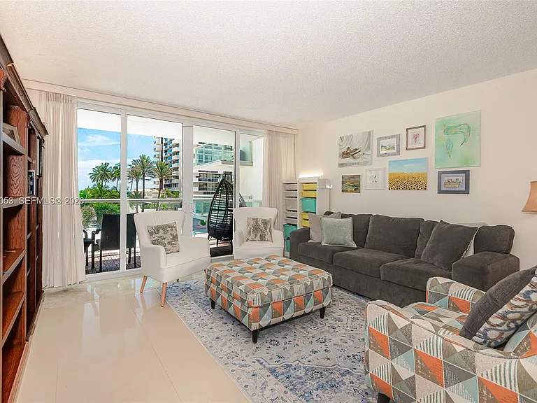 5750 Collins Ave #3J — Photo 6