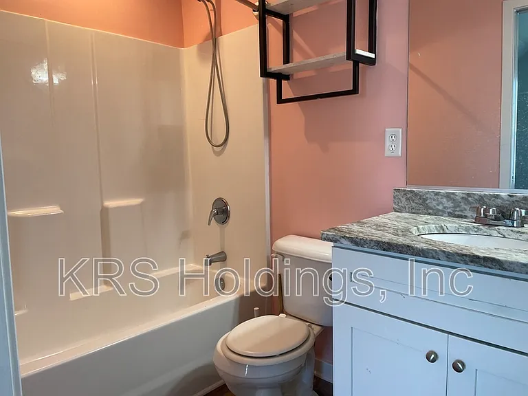 1333 Reservoir Ave — Photo 24