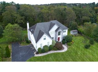 24 Greenshire Blvd, Schwenksville, PA 19473
