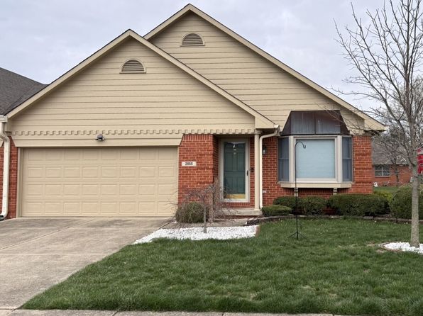 2856 Colony Lake East Dr, Plainfield, IN 46168