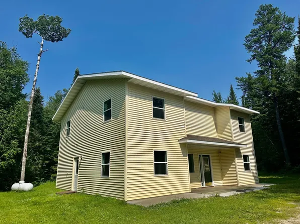 55266 349th St, Warroad, MN 56763