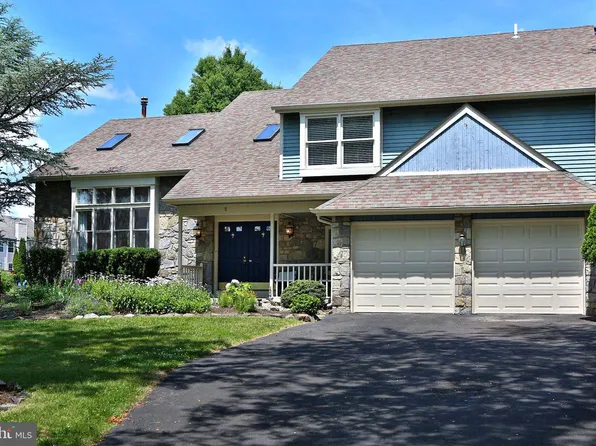 5 Zinnia Dr, Newtown, PA 18940