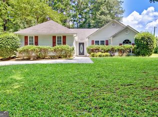 45 Paces Landing Dr, Newnan, GA 30263